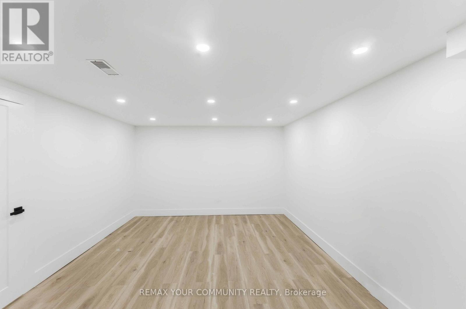 4363 Meadowvale Drive, Niagara Falls, Ontario  L2E 5W8 - Photo 21 - X12904266