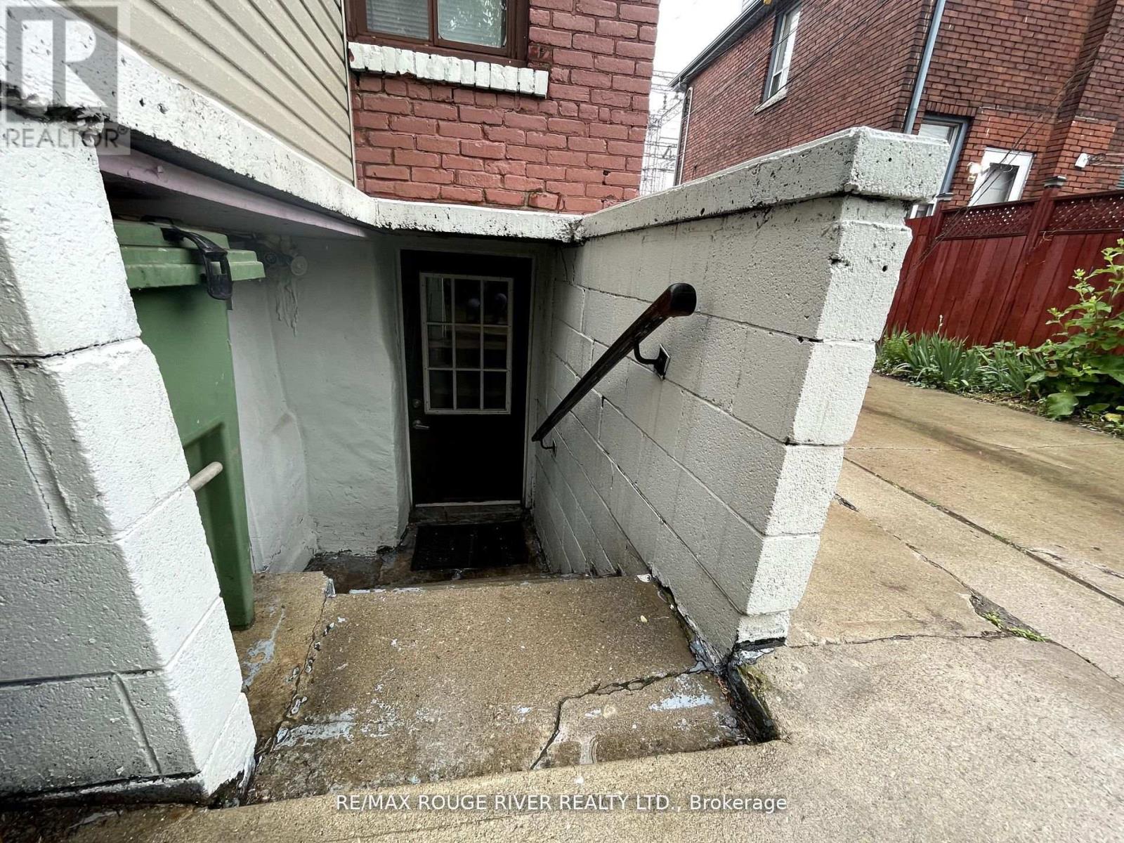 3 - 20 Birch Avenue, Hamilton, Ontario  L8L 6H6 - Photo 2 - X12904374