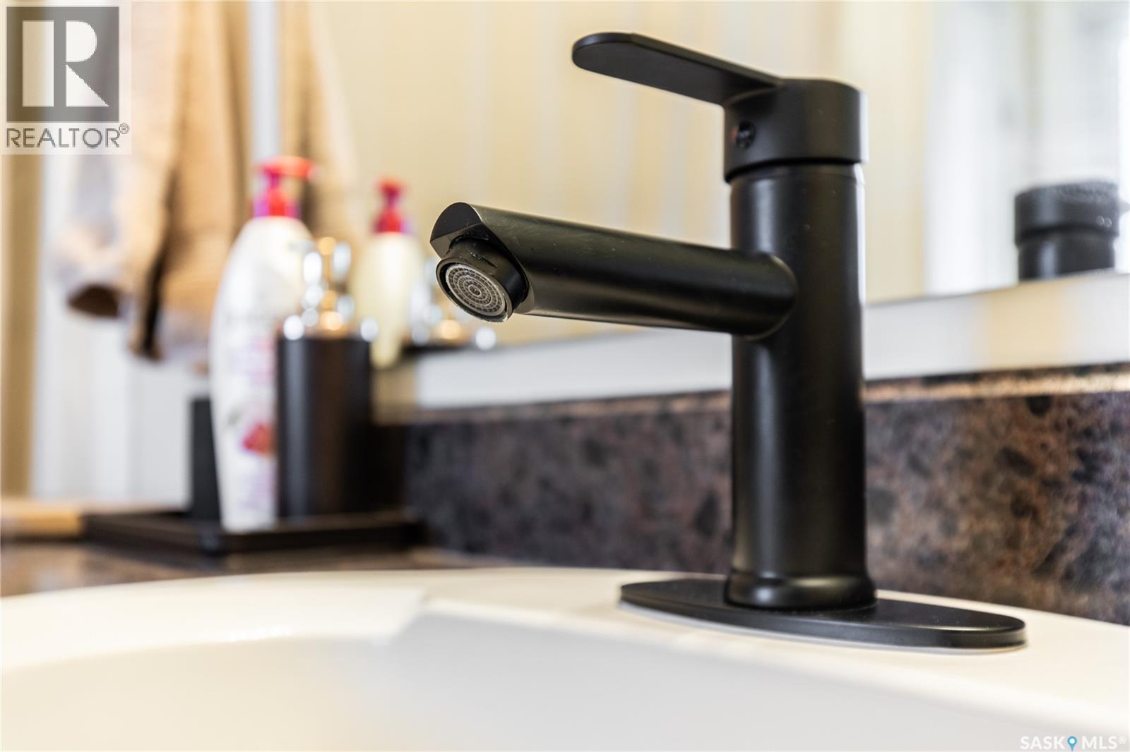 C4 33 Wood Lily Drive, Moose Jaw, Saskatchewan  S6J 1B4 - Photo 38 - SK030954