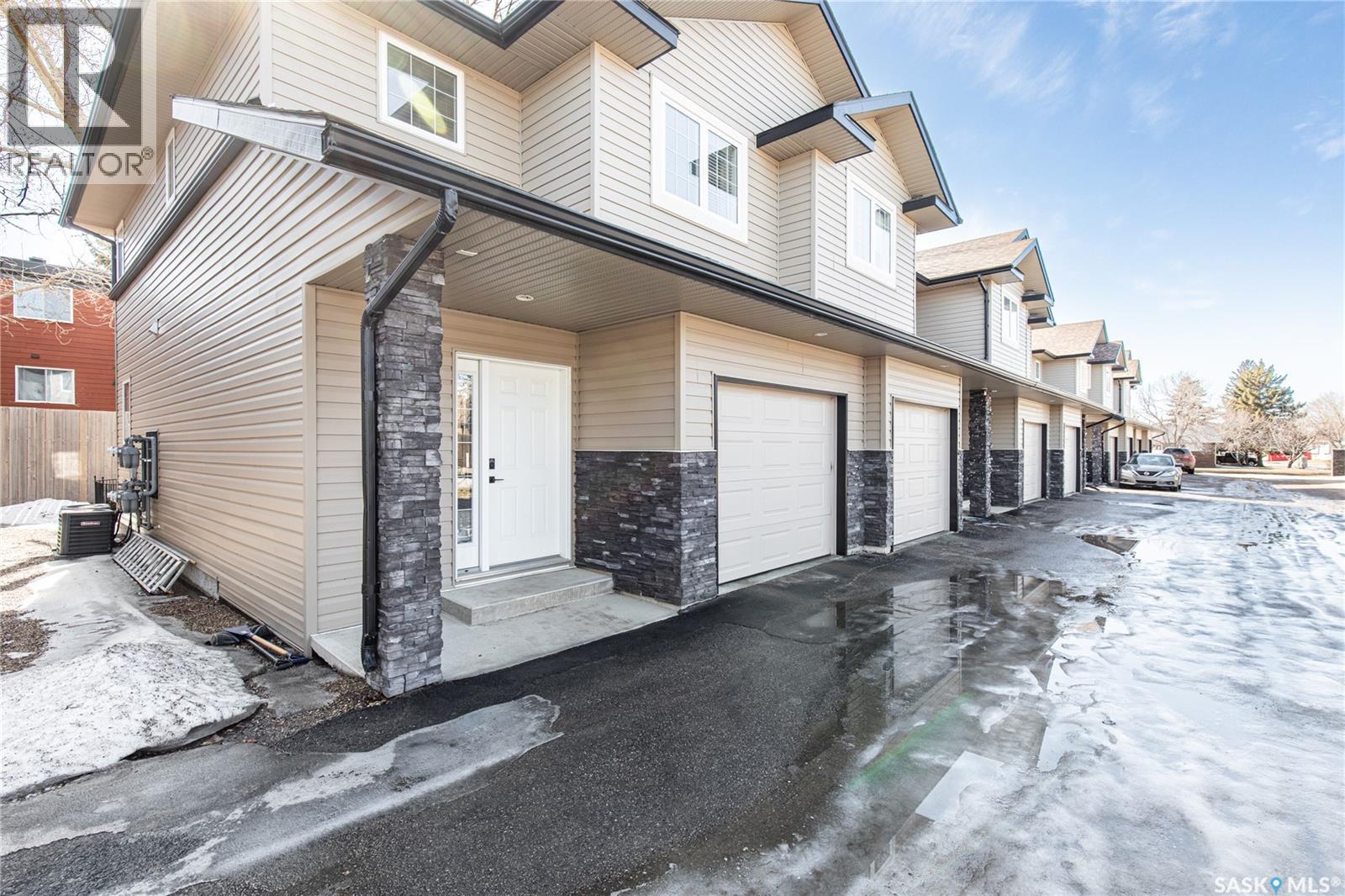 C4 33 Wood Lily Drive, Moose Jaw, Saskatchewan  S6J 1B4 - Photo 4 - SK030954