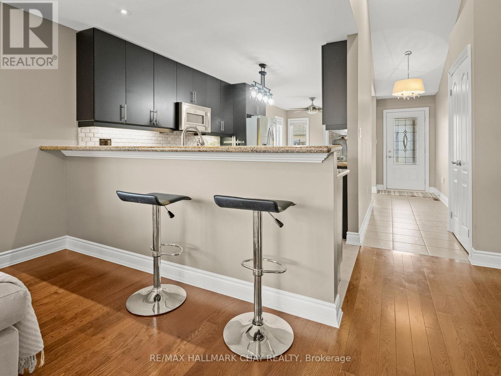 190 Ridge Way, New Tecumseth, Ontario  L9R 0H3 - Photo 9 - N12744856