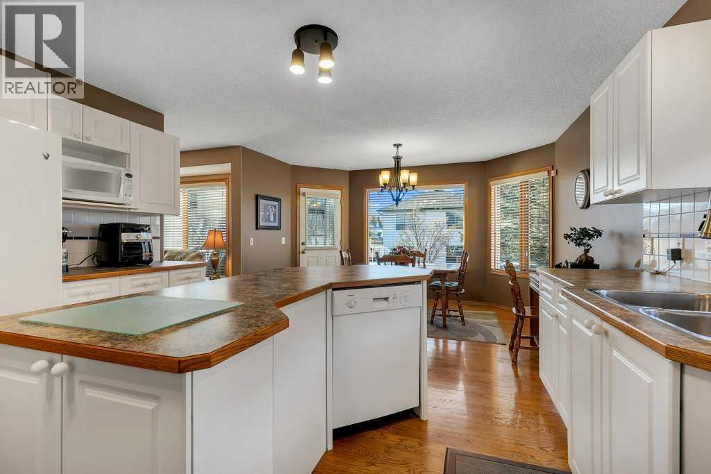 123 Valley Glen Bay NW, Calgary, Alberta  T3B 5P9 - Photo 21 - A2285785