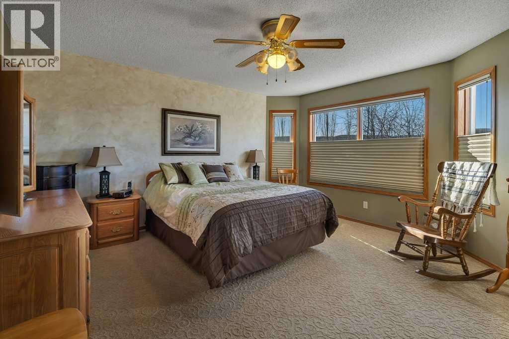 123 Valley Glen Bay NW, Calgary, Alberta  T3B 5P9 - Photo 29 - A2285785