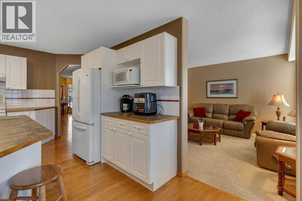 123 Valley Glen Bay NW, Calgary, Alberta  T3B 5P9 - Photo 18 - A2285785