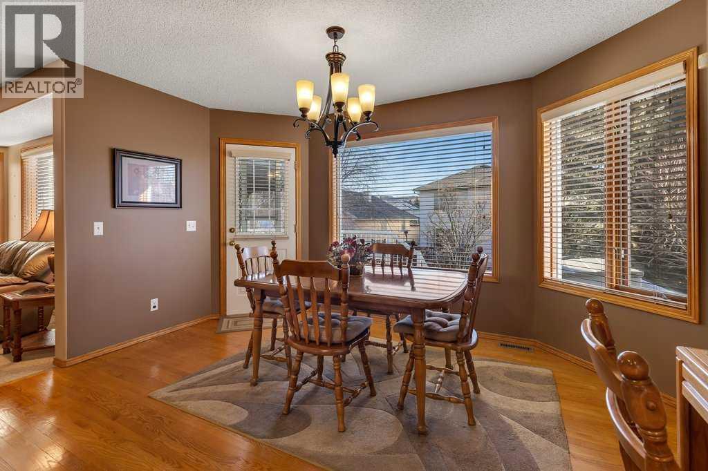 123 Valley Glen Bay NW, Calgary, Alberta  T3B 5P9 - Photo 24 - A2285785