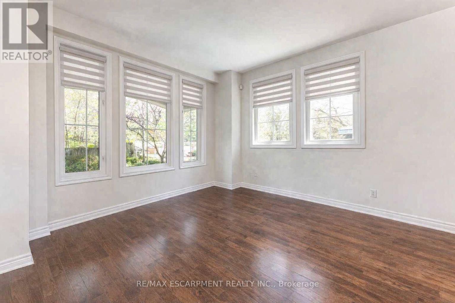 1203 Lorne Park Road, Mississauga, Ontario  L5H 3A7 - Photo 3 - W12900268