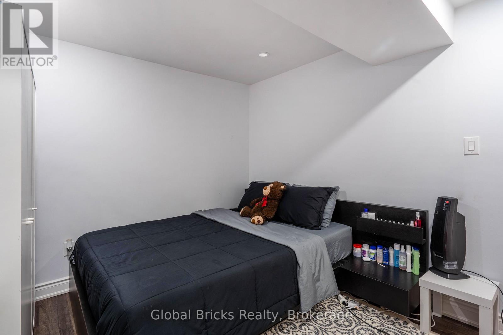 10 Dillon Drive, Brampton, Ontario  L6X 3B6 - Photo 36 - W12888120