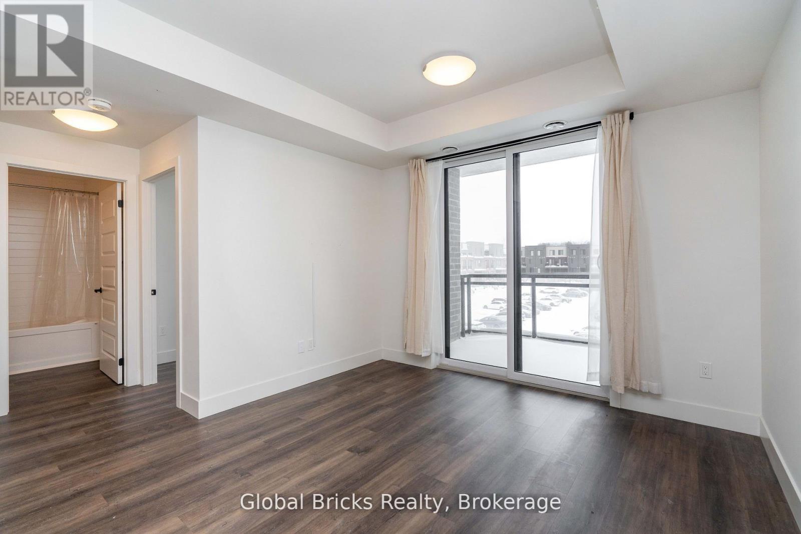 313 - 103 Roger Street, Waterloo, Ontario N2J 0G2 - Photo 12 - X12888132