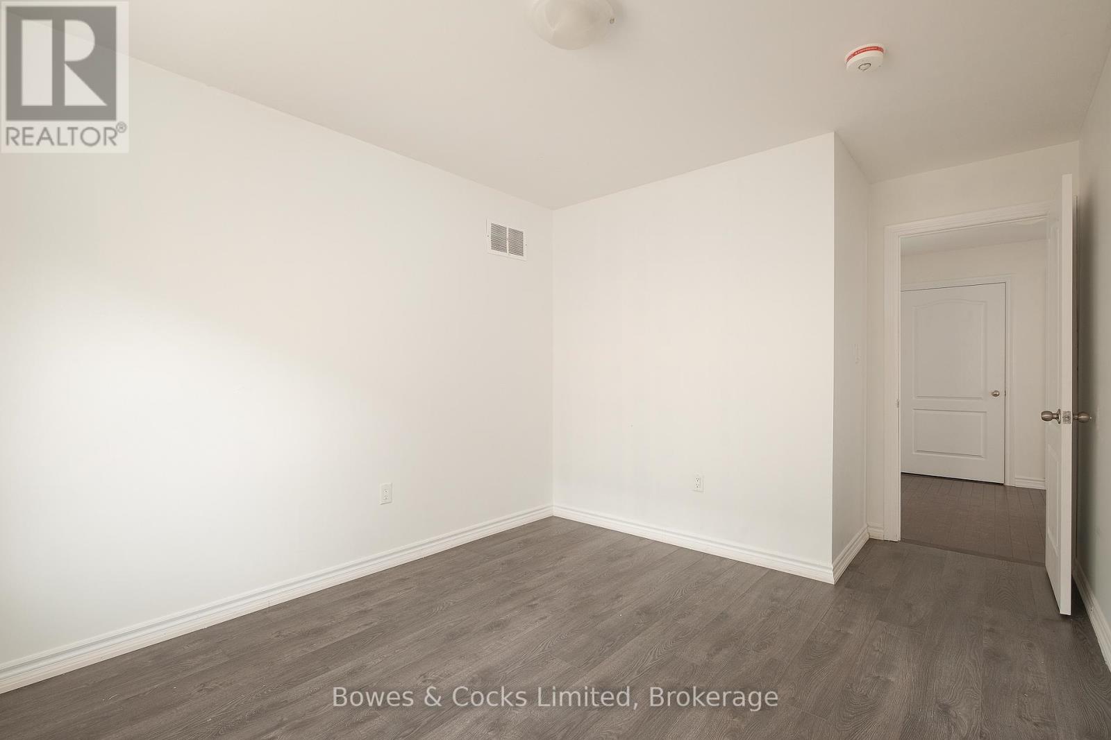 147 Springdale Drive, Kawartha Lakes, Ontario  K9V 0N1 - Photo 11 - X12904484