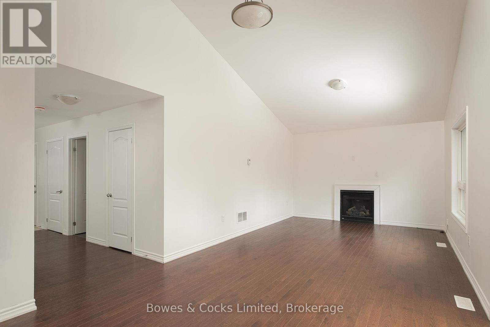 147 Springdale Drive, Kawartha Lakes, Ontario  K9V 0N1 - Photo 15 - X12904484