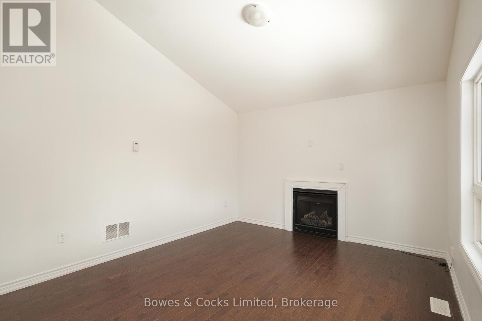 147 Springdale Drive, Kawartha Lakes, Ontario  K9V 0N1 - Photo 18 - X12904484