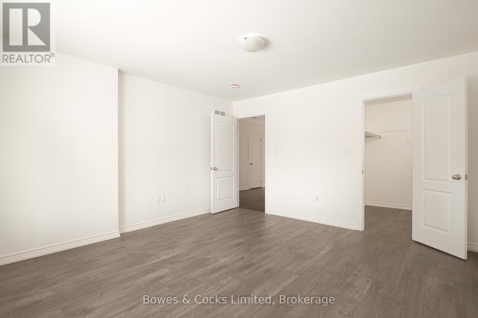 147 Springdale Drive, Kawartha Lakes, Ontario  K9V 0N1 - Photo 5 - X12904484