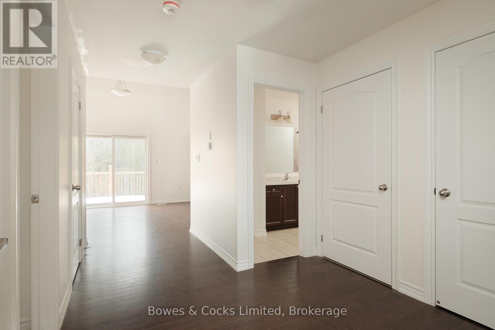 147 Springdale Drive, Kawartha Lakes, Ontario  K9V 0N1 - Photo 7 - X12904484