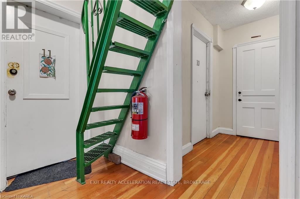 231 Dundas Street W, Greater Napanee, Ontario  K7R 2A9 - Photo 14 - X12904468