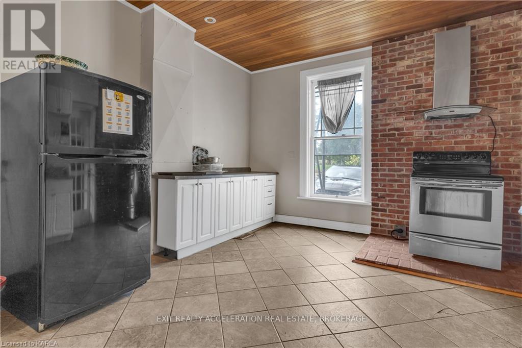 231 Dundas Street W, Greater Napanee, Ontario  K7R 2A9 - Photo 27 - X12904468