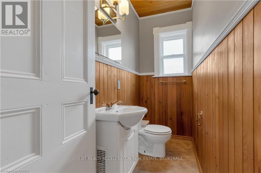 231 Dundas Street W, Greater Napanee, Ontario  K7R 2A9 - Photo 33 - X12904468