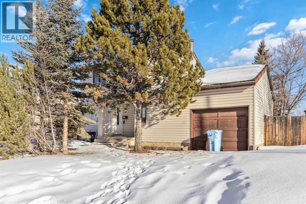 114 Bird Crescent, Fort Mcmurray, Alberta  T9H 4T2 - Photo 2 - A2292684