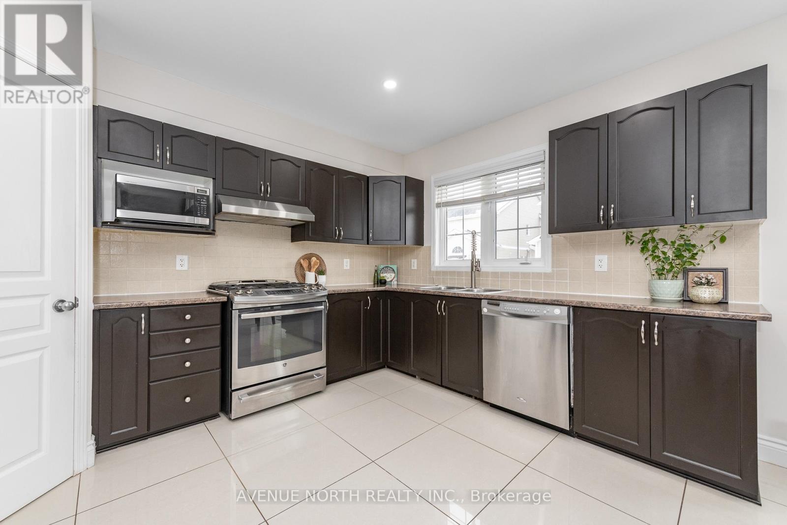 400 Deer View Avenue, Ottawa, Ontario  K1T 0B8 - Photo 18 - X12904444