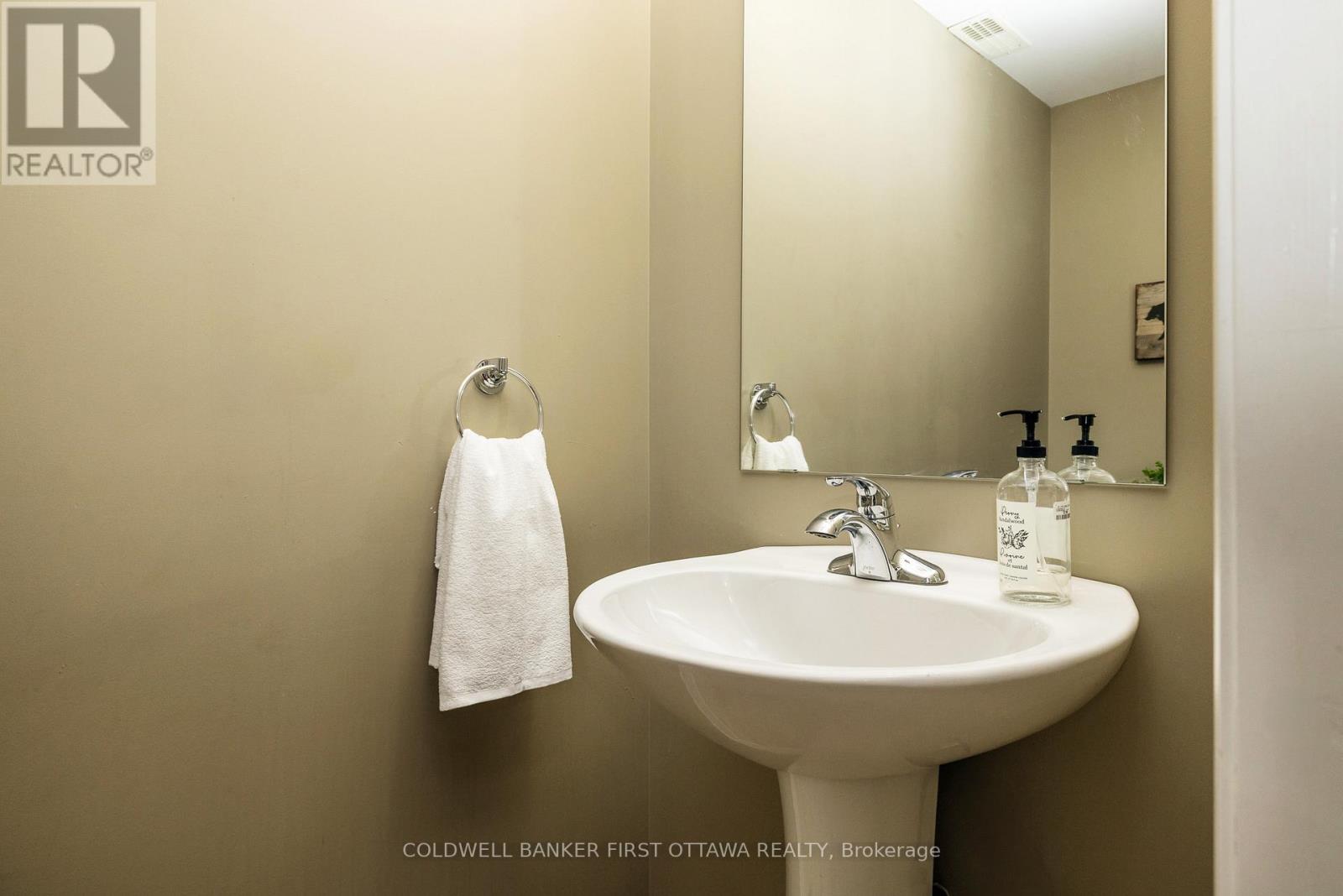 6 - 1210 Mcwatters Road, Ottawa, Ontario  K2C 3Y2 - Photo 15 - X12904460