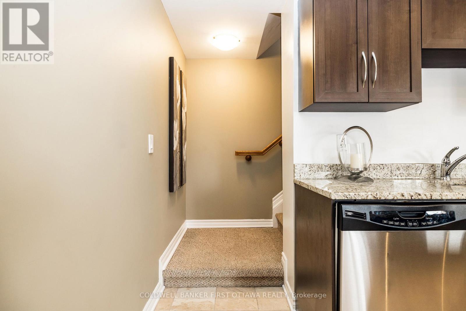 6 - 1210 Mcwatters Road, Ottawa, Ontario  K2C 3Y2 - Photo 16 - X12904460