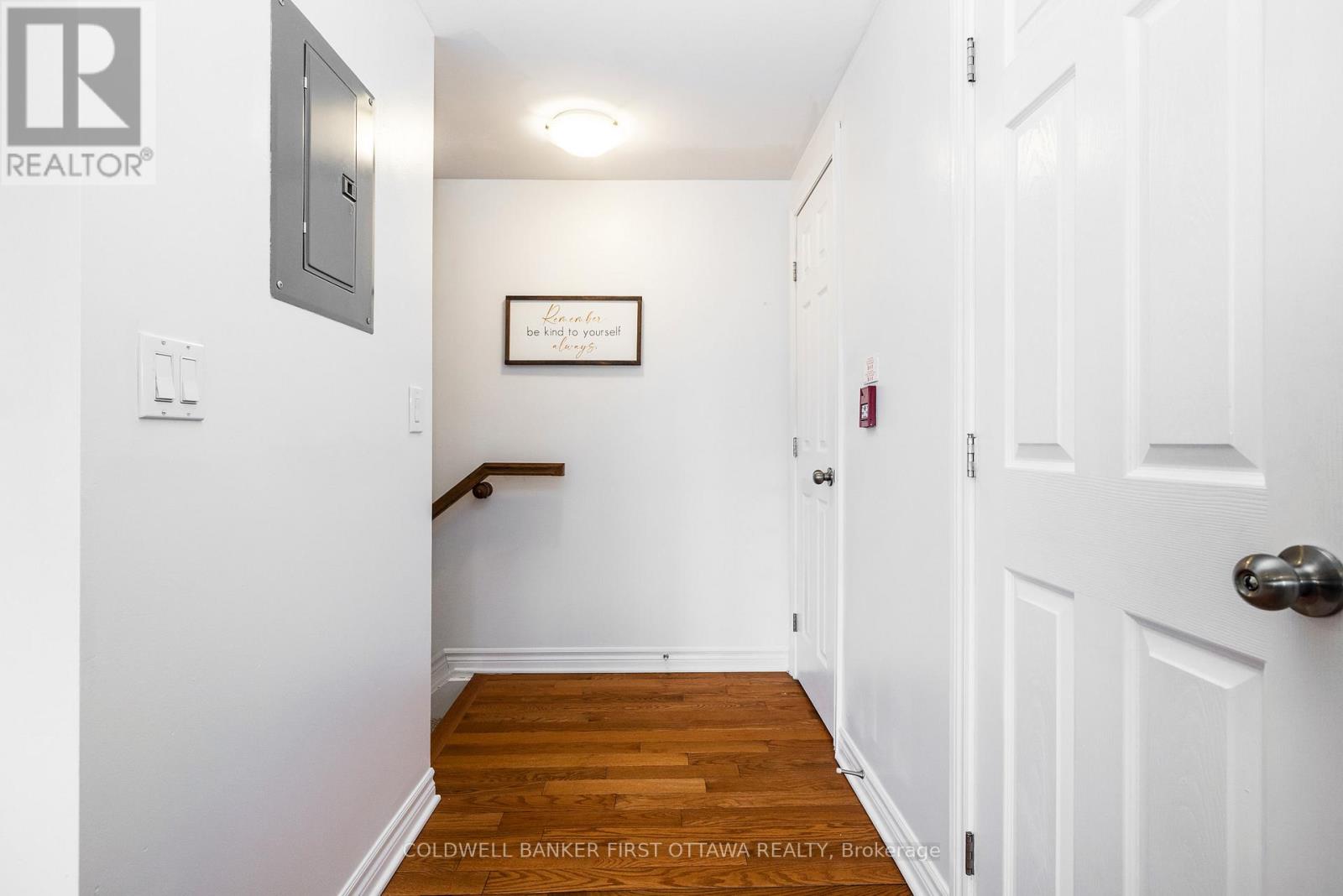 6 - 1210 Mcwatters Road, Ottawa, Ontario  K2C 3Y2 - Photo 4 - X12904460