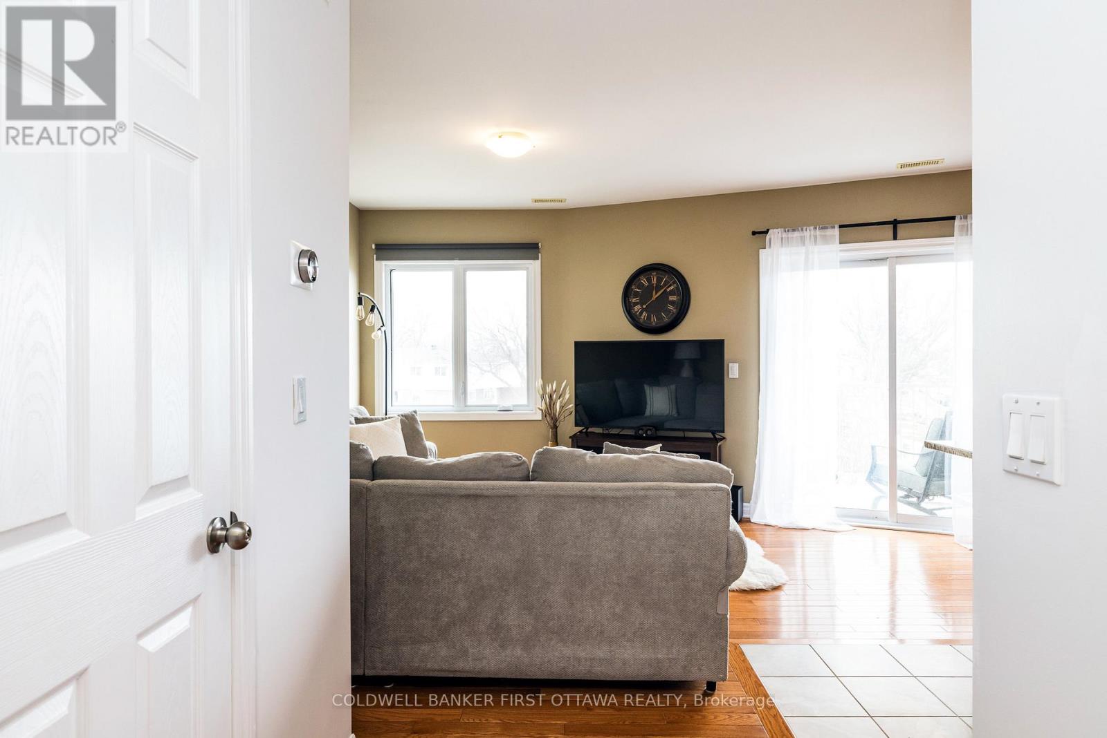 6 - 1210 Mcwatters Road, Ottawa, Ontario  K2C 3Y2 - Photo 5 - X12904460