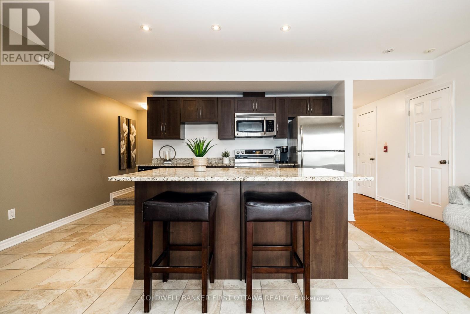 6 - 1210 Mcwatters Road, Ottawa, Ontario  K2C 3Y2 - Photo 8 - X12904460