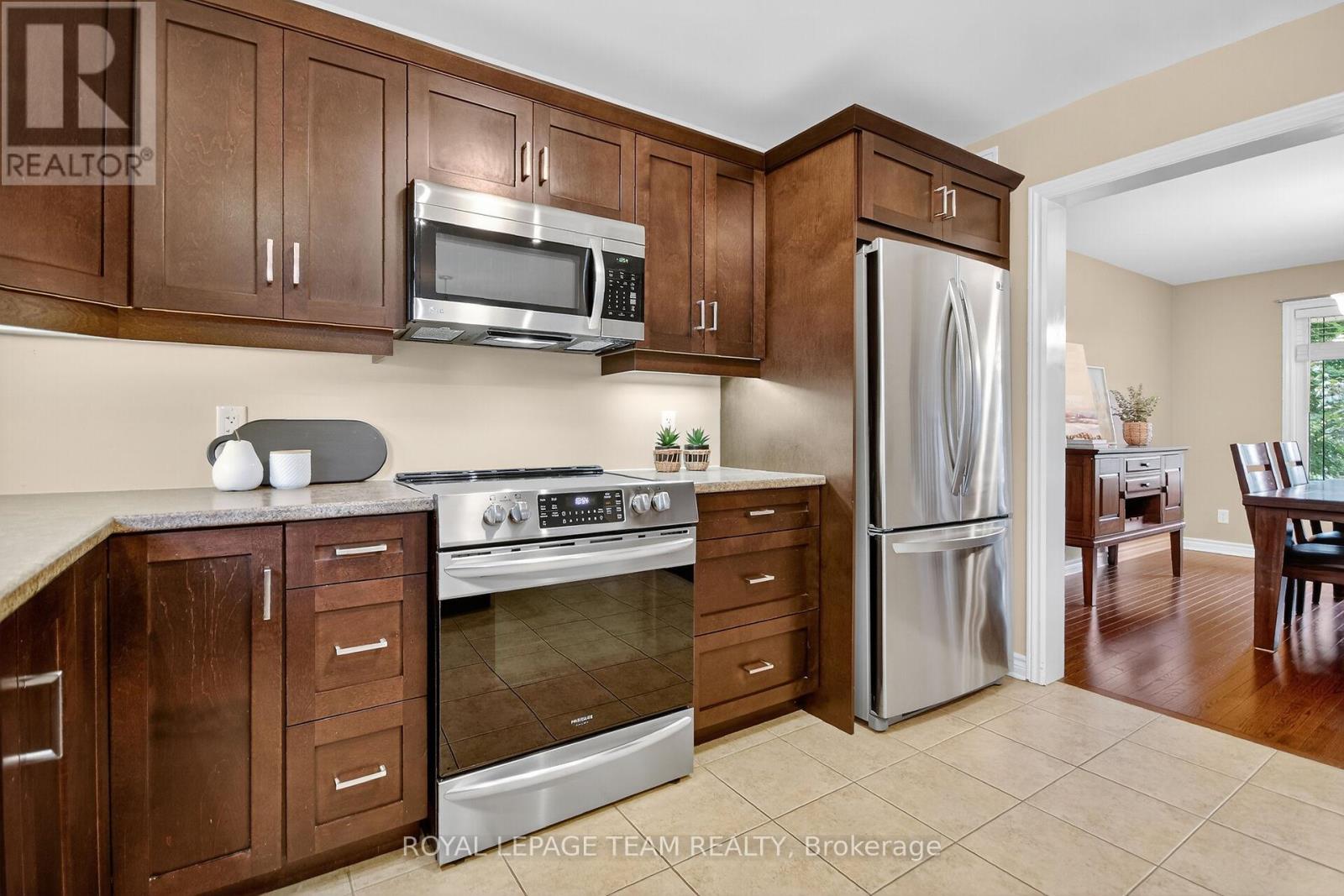 124 Comba Drive, Carleton Place, Ontario K7C 4V2 - Photo 10 - X12904536