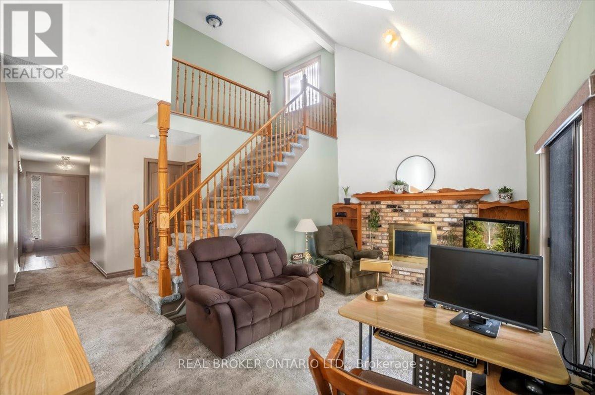 106 Spruceside Crescent, Pelham, Ontario  L2E 1S0 - Photo 17 - X12904530