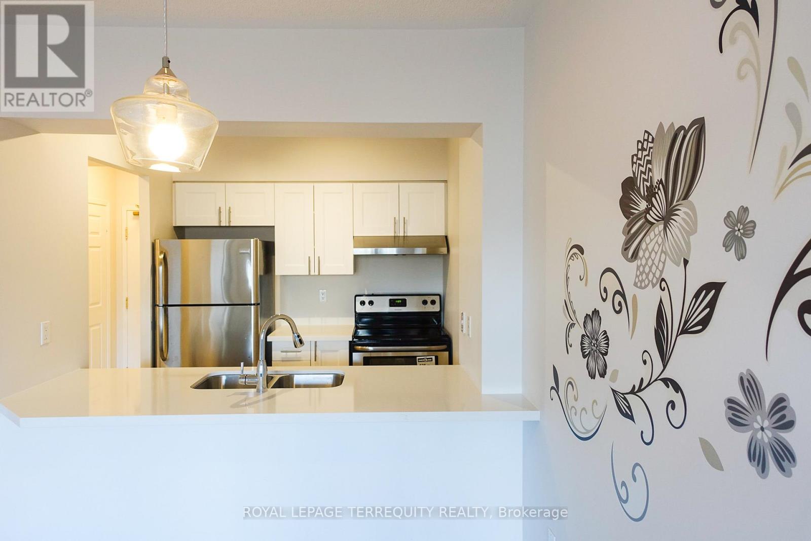 702 - 887 Bay Street, Toronto, Ontario  M5S 3K4 - Photo 6 - C12904462