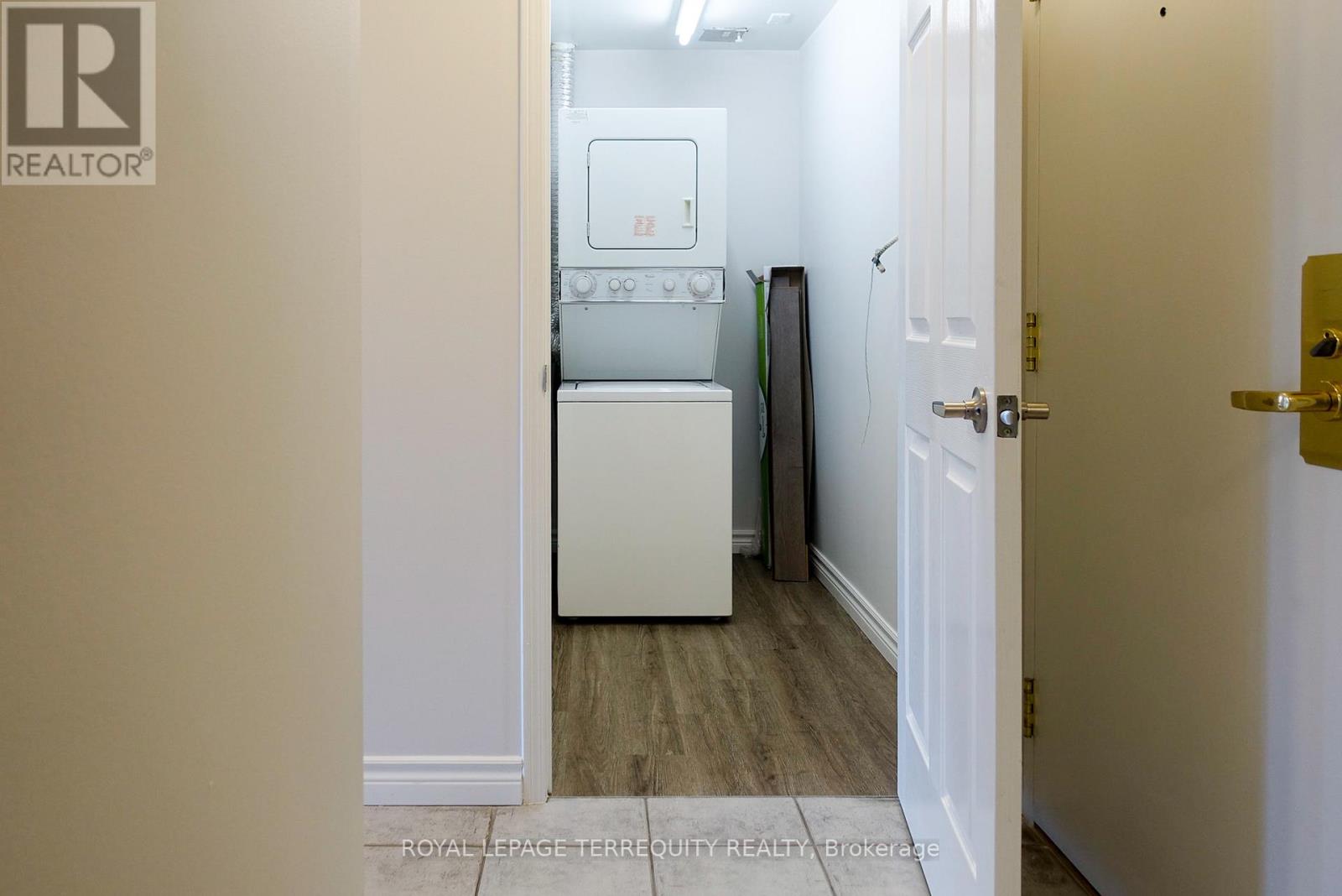 702 - 887 Bay Street, Toronto, Ontario  M5S 3K4 - Photo 9 - C12904462