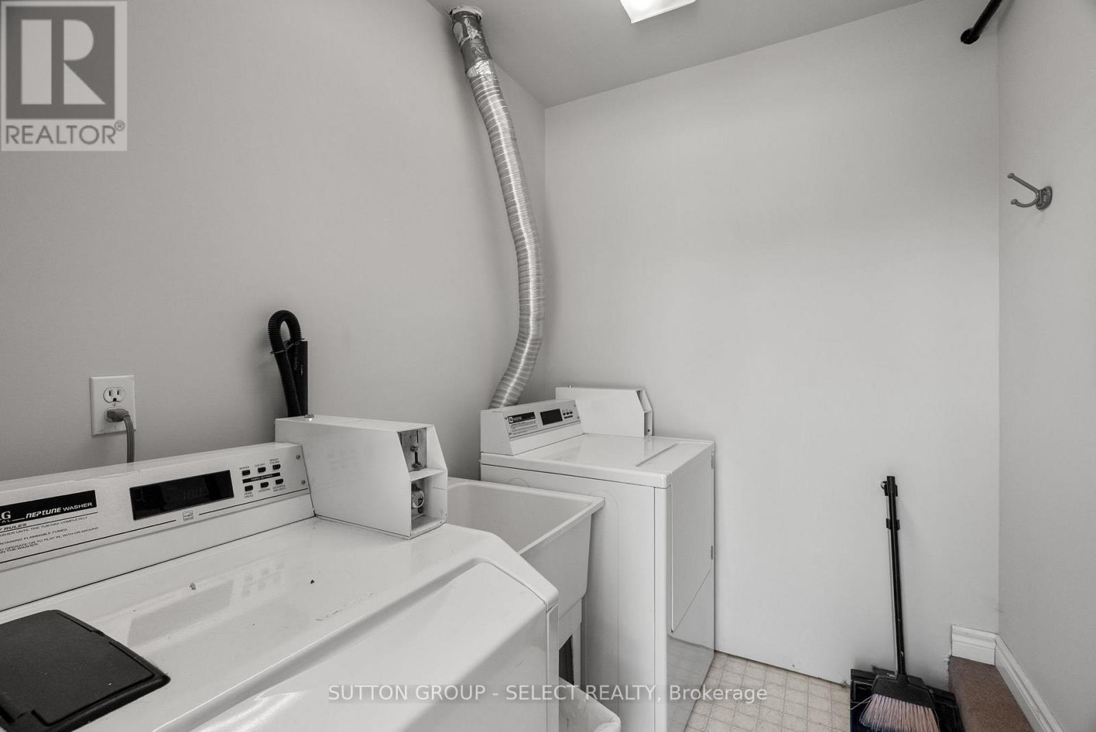 47 Ontario Street N, Lambton Shores, Ontario  N0M 1T0 - Photo 42 - X12481199