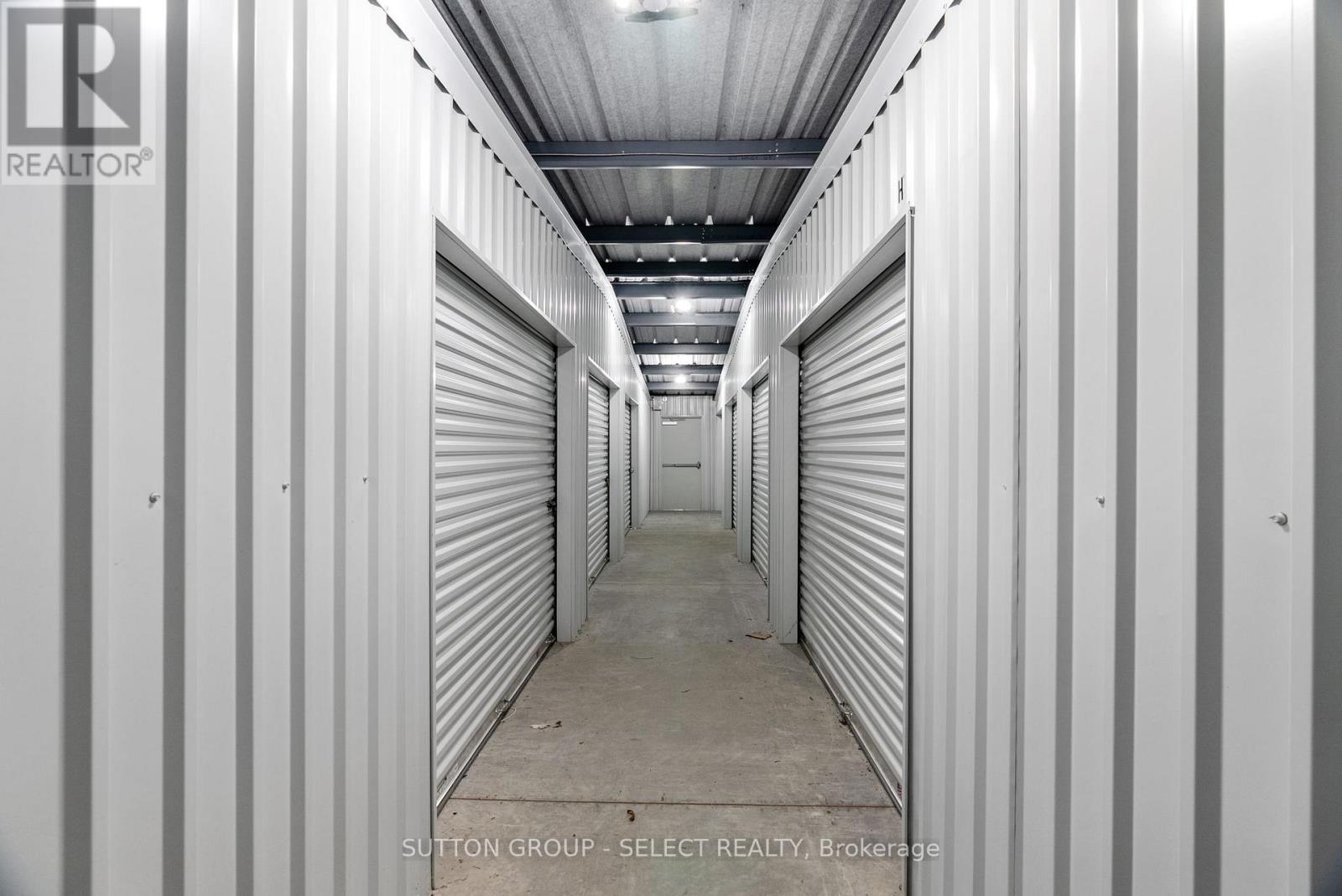 47 Ontario Street N, Lambton Shores, Ontario  N0M 1T0 - Photo 13 - X12481204