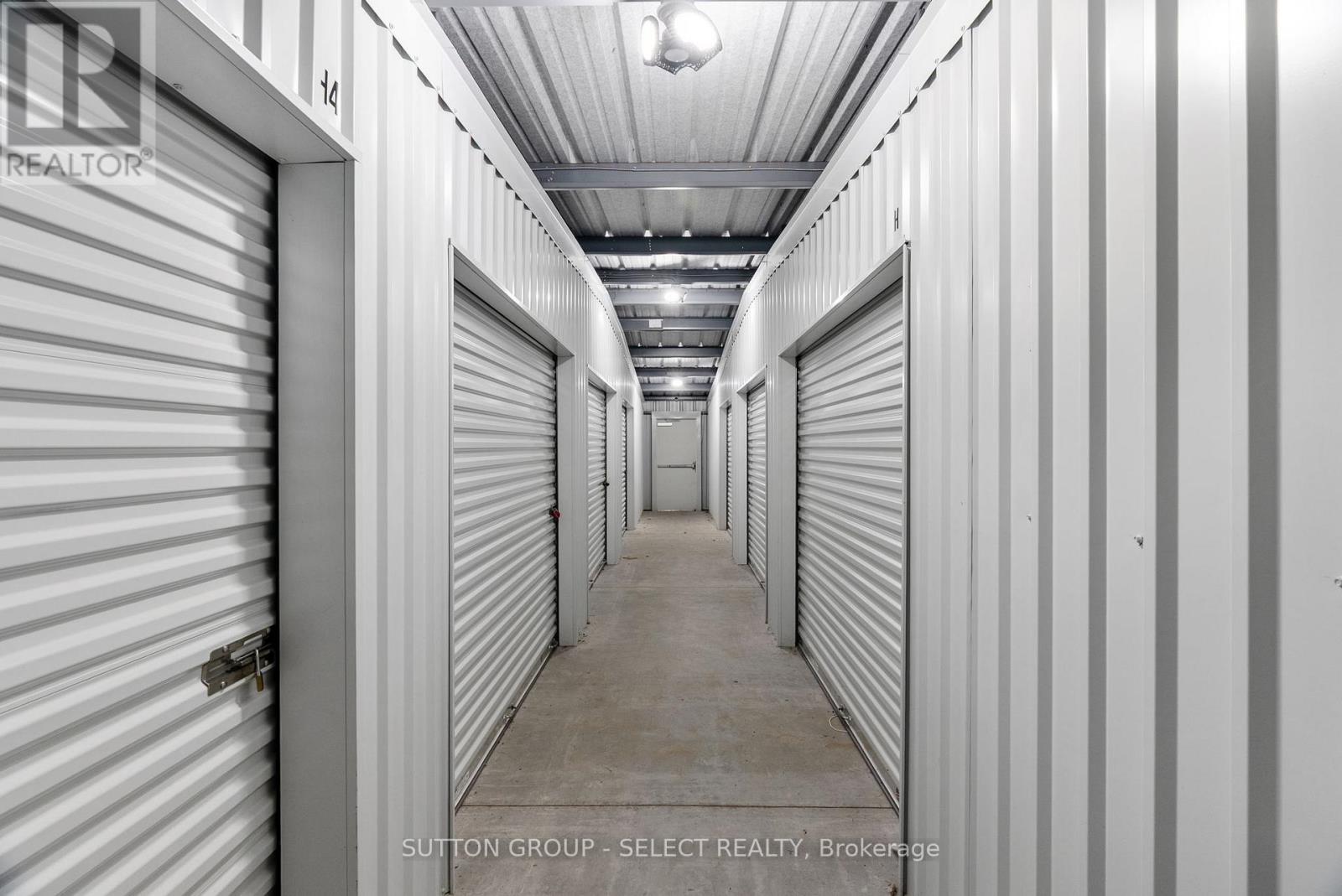 47 Ontario Street N, Lambton Shores, Ontario  N0M 1T0 - Photo 12 - X12481204