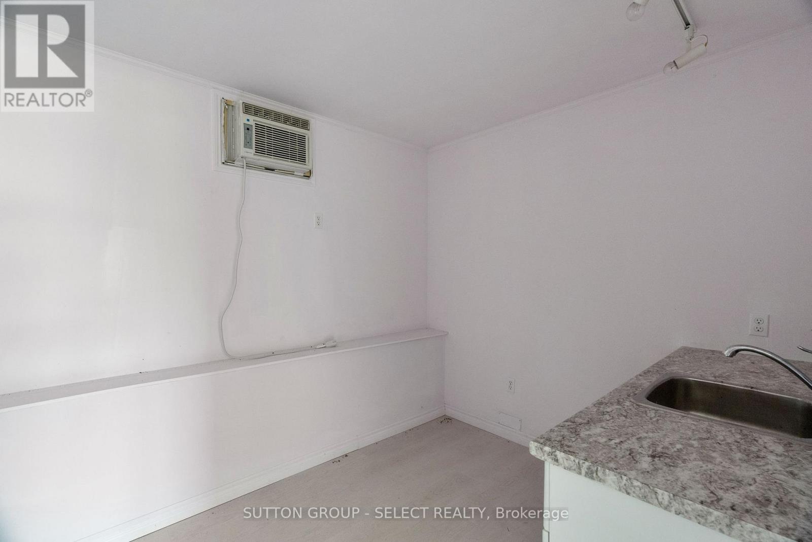 47 Ontario Street N, Lambton Shores, Ontario  N0M 1T0 - Photo 36 - X12481204
