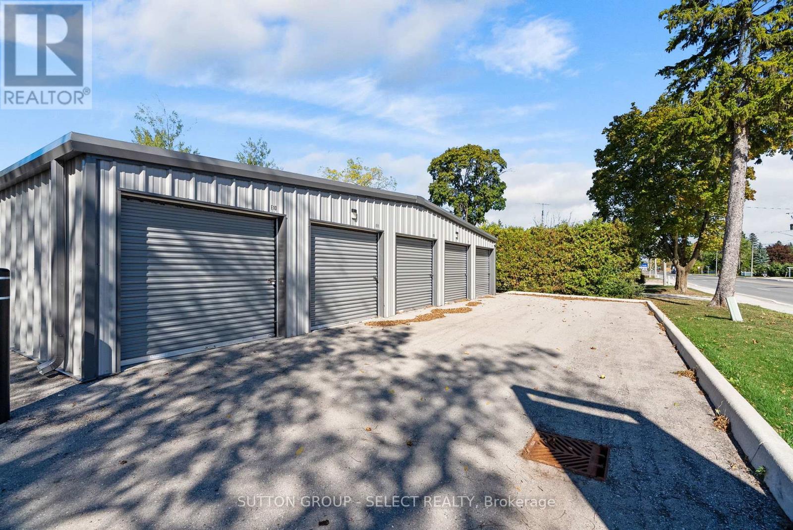 47 Ontario Street N, Lambton Shores, Ontario  N0M 1T0 - Photo 7 - X12481204