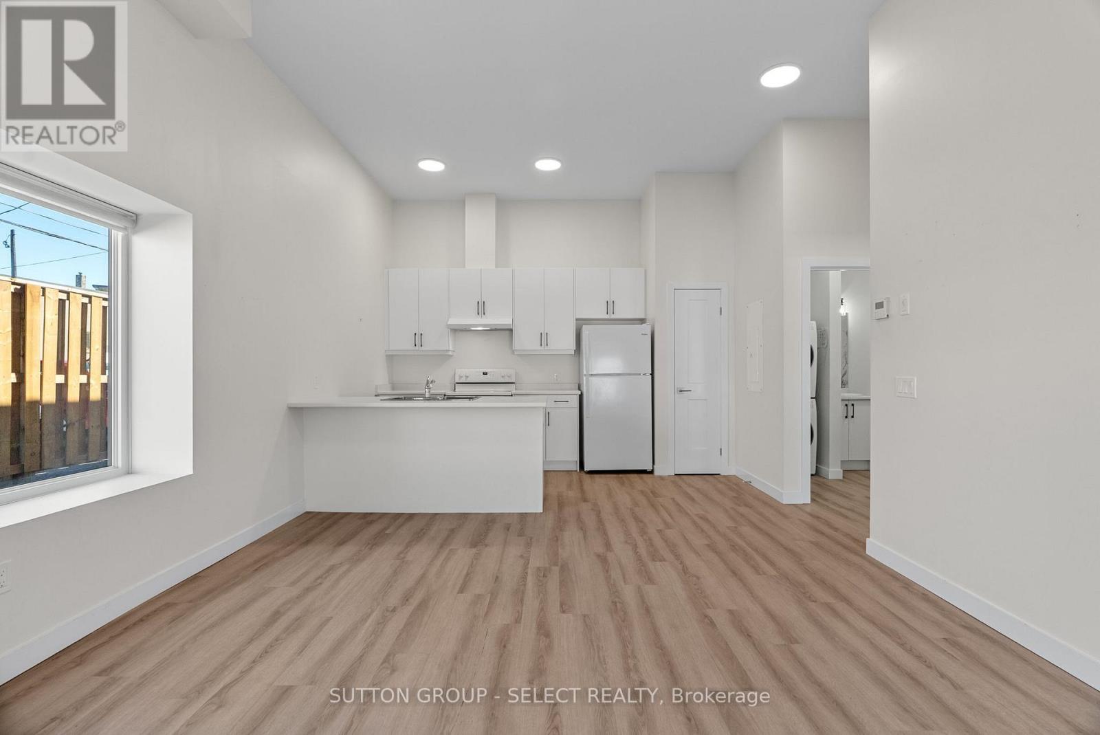 370 William Street, South Huron, Ontario  N0M 1S2 - Photo 8 - X12556694