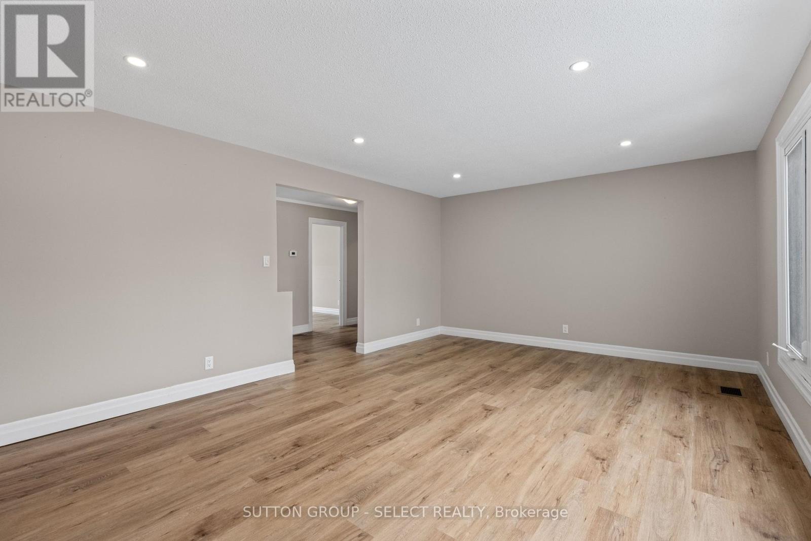 296 Huron Street W, South Huron, Ontario  N0M 1S2 - Photo 12 - X12687998