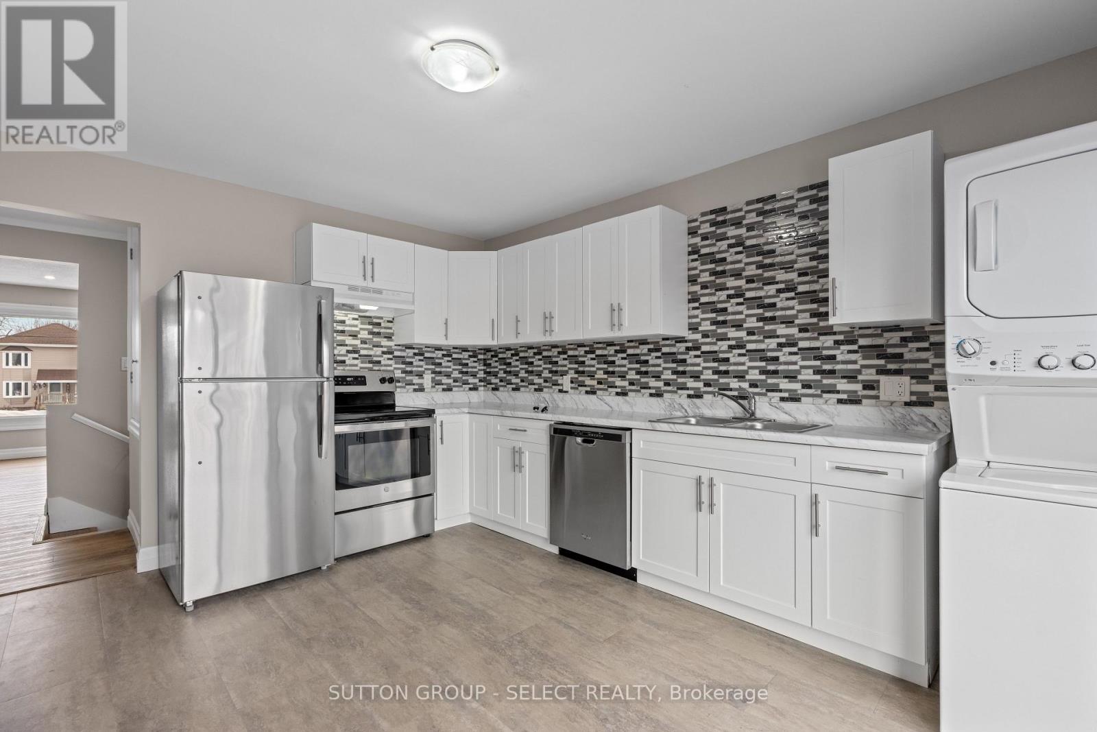 296 Huron Street W, South Huron, Ontario  N0M 1S2 - Photo 14 - X12687998