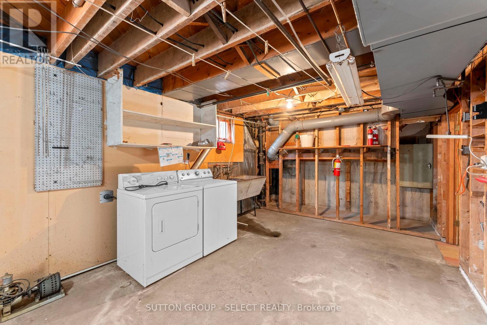 Photo 32 of 35 for 367 Ridout Street S