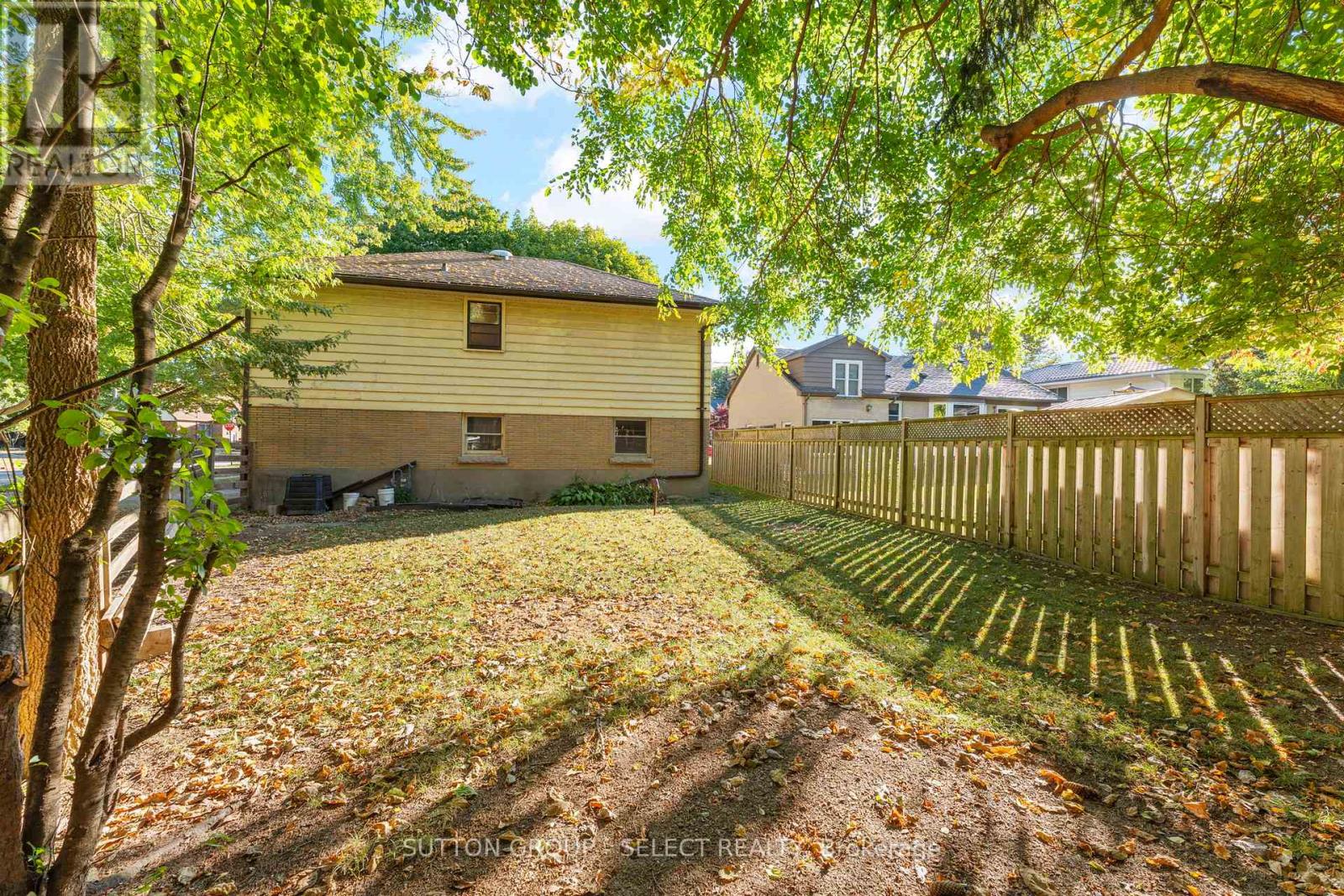 Photo 34 of 35 for 367 Ridout Street S