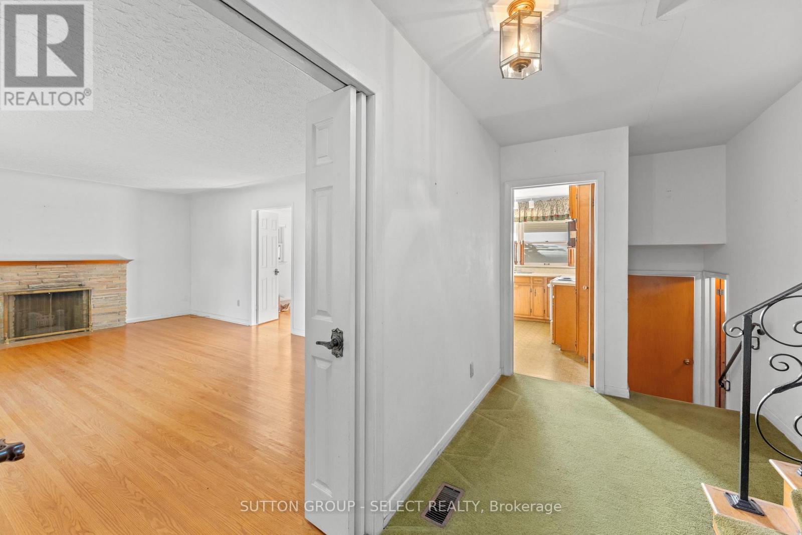 Photo 5 of 35 for 367 Ridout Street S