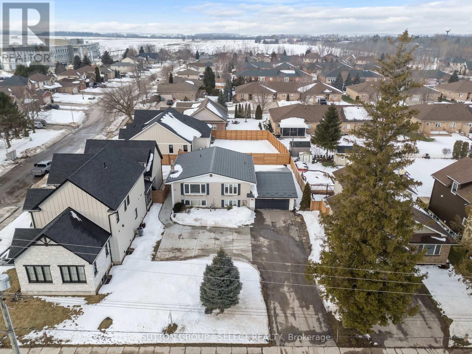 296 Huron Street W, South Huron, Ontario  N0M 1S2 - Photo 43 - X12687998