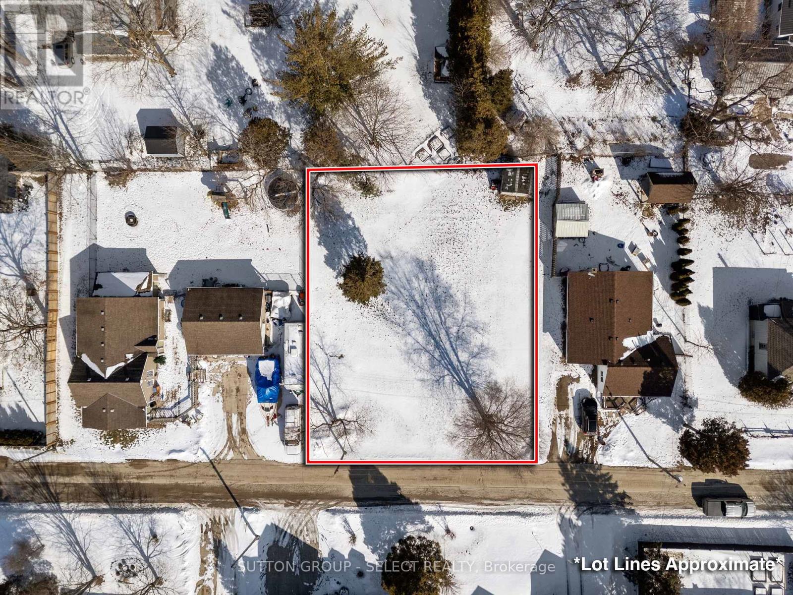 3910 PARK STREET, Plympton-Wyoming, Ontario