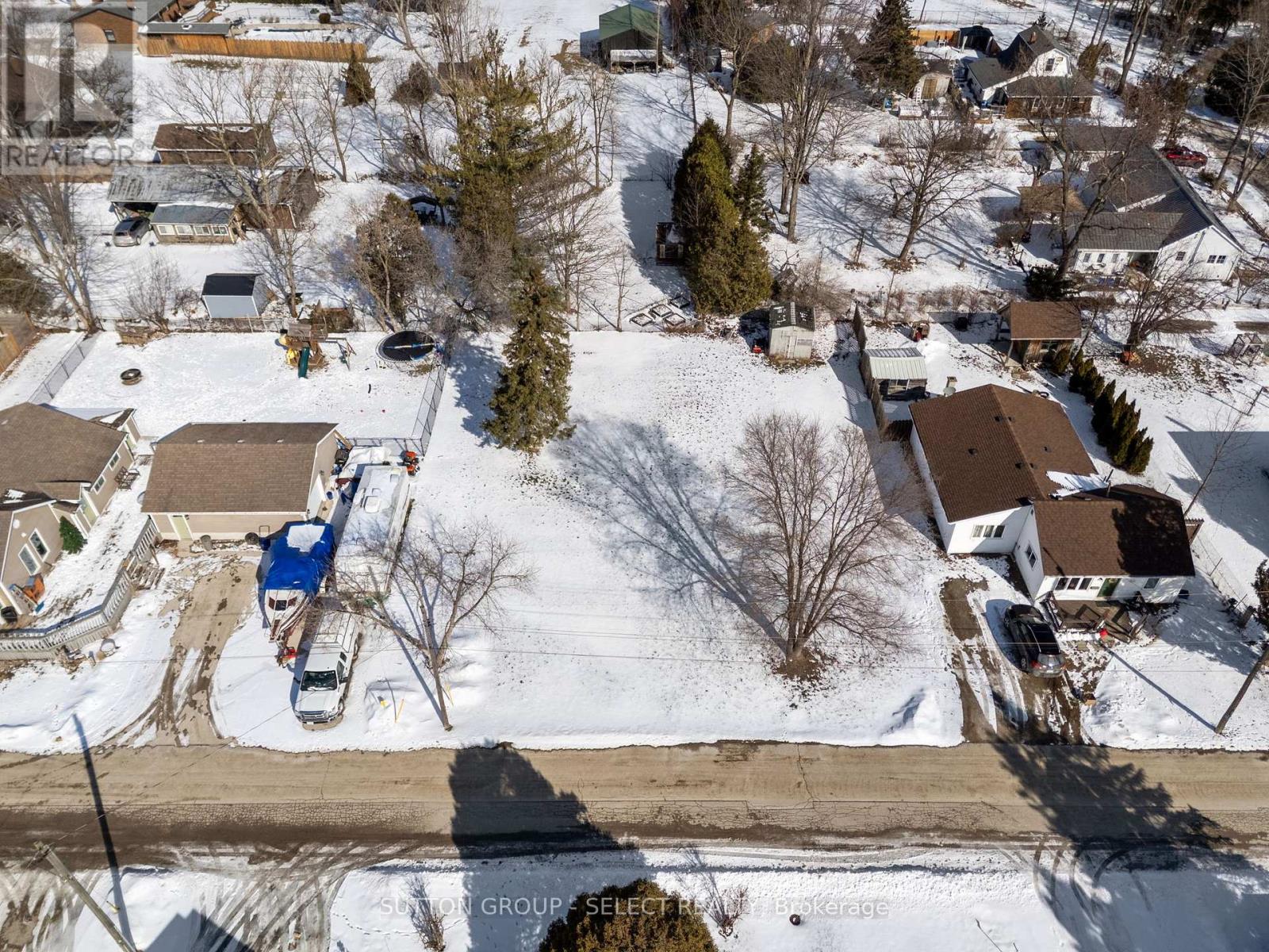 3910 Park Street, Plympton-Wyoming, Ontario  N0N 1E0 - Photo 14 - X12850650