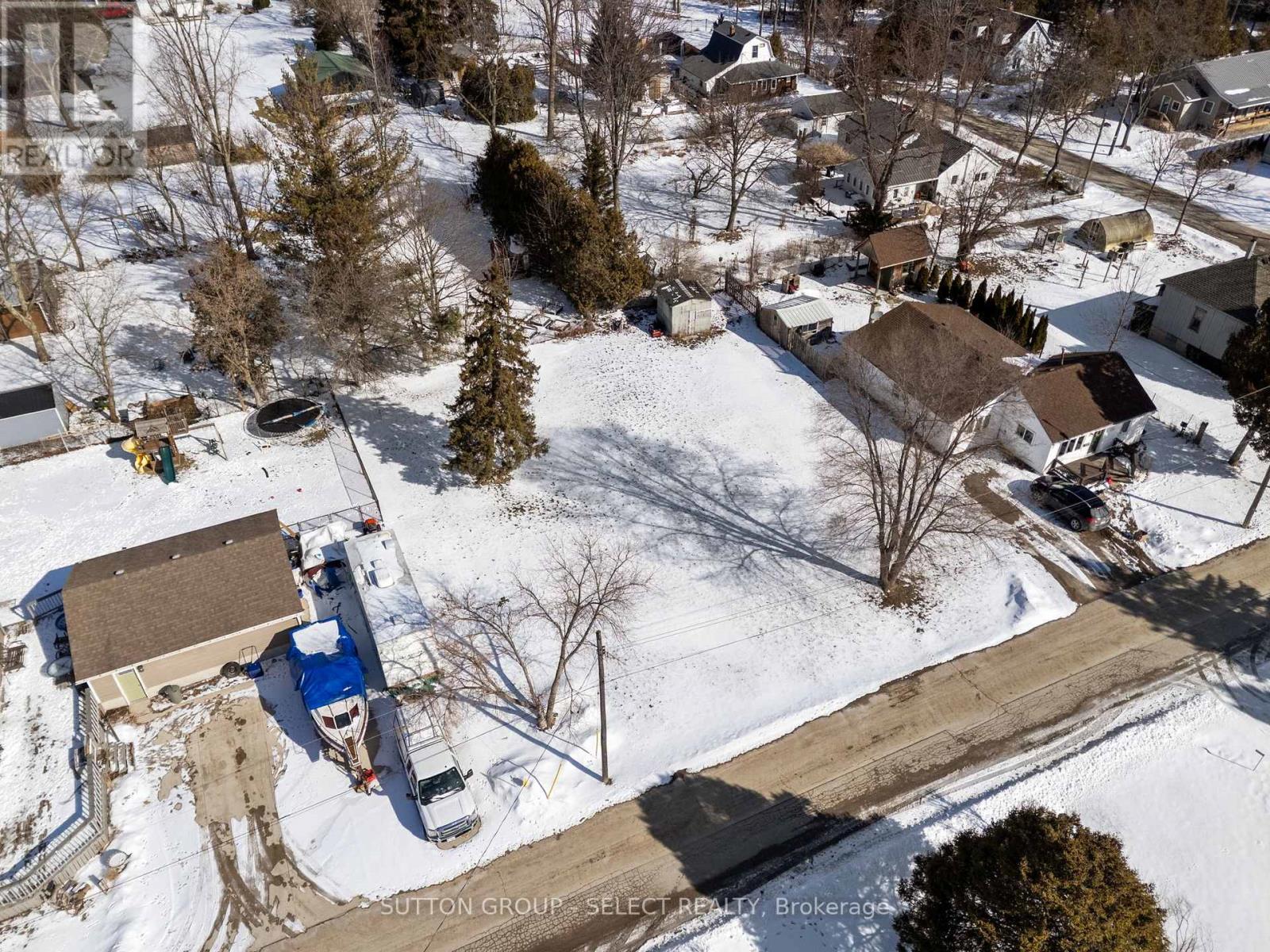 3910 Park Street, Plympton-Wyoming, Ontario  N0N 1E0 - Photo 19 - X12850650