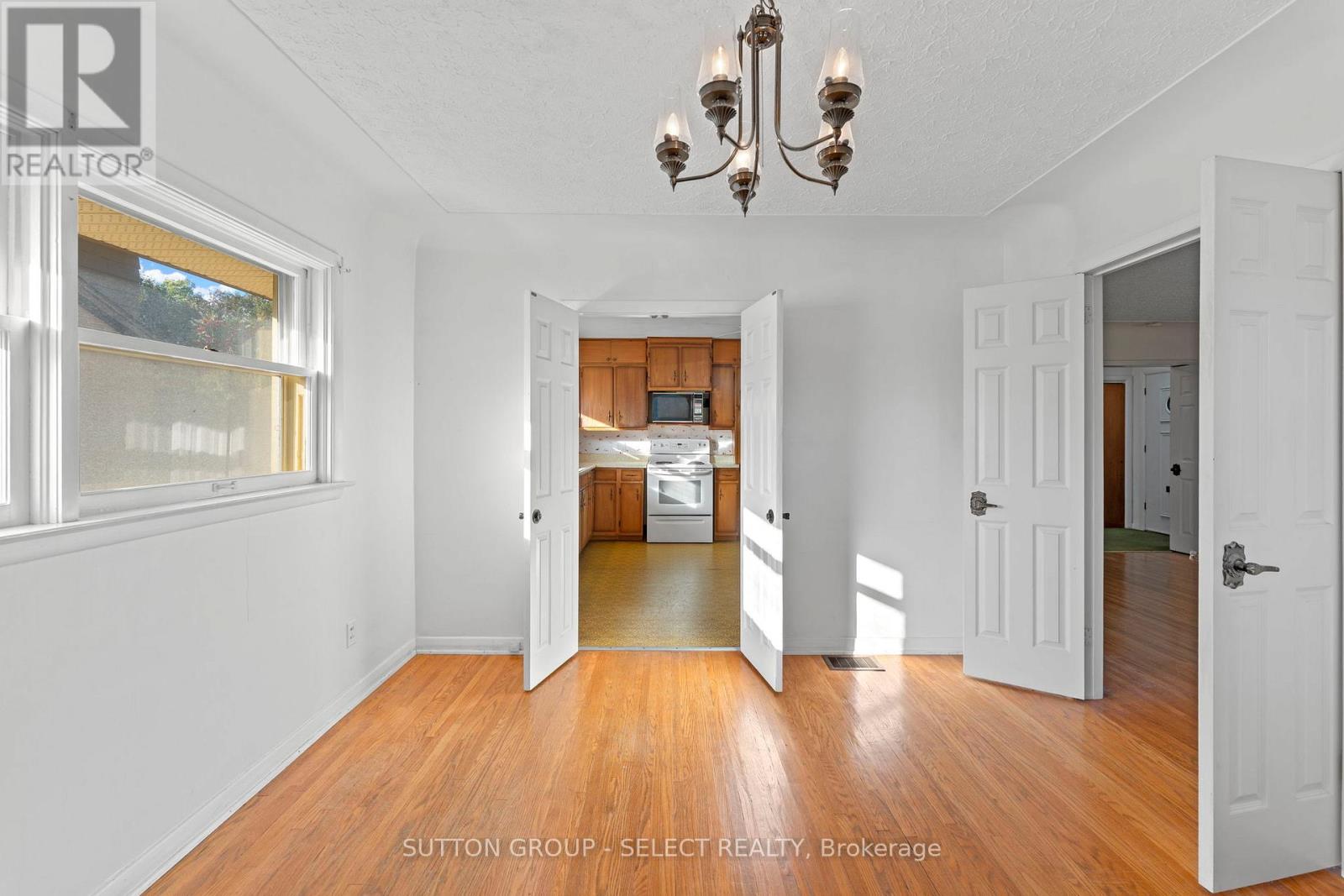 367 Ridout Street S, London South, Ontario  N6C 3Z8 - Photo 9 - X12722186