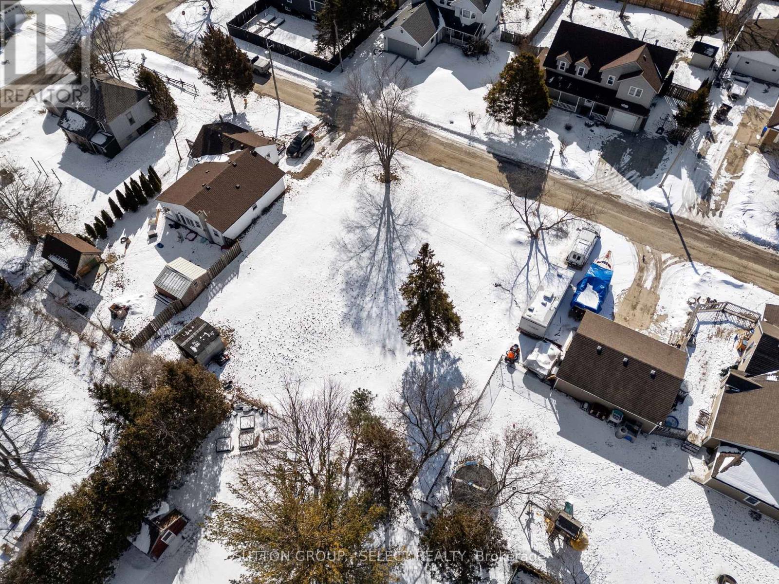 3910 Park Street, Plympton-Wyoming, Ontario  N0N 1E0 - Photo 23 - X12850650