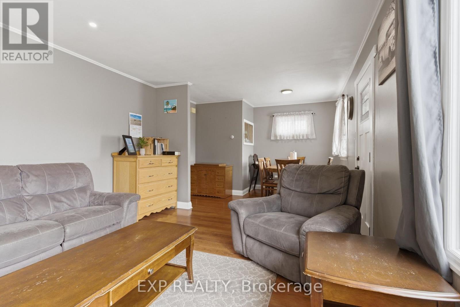 18 Plymouth Avenue, St. Catharines, Ontario  L2R 2Y1 - Photo 12 - X12904288