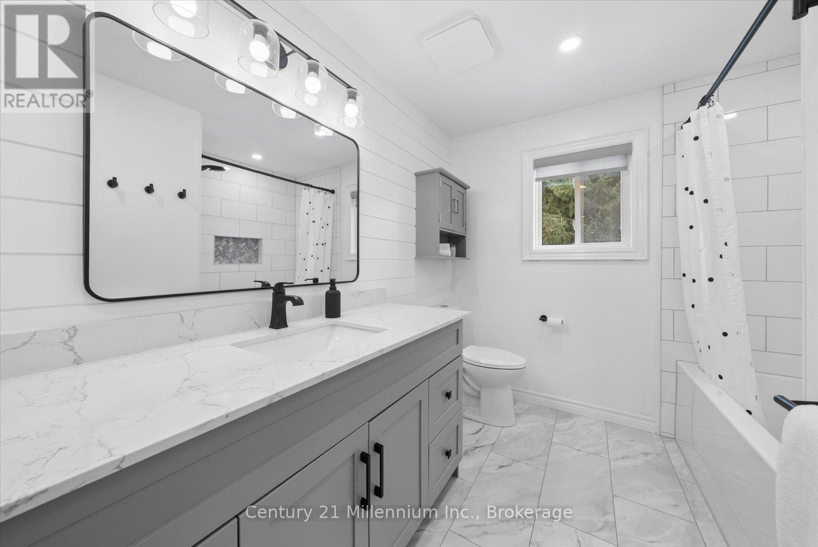 49 Waddington Crescent, Barrie, Ontario  L4N 8C7 - Photo 19 - S12904478